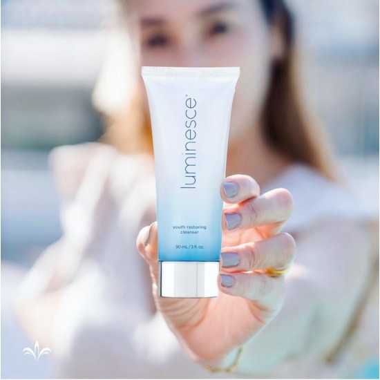 Jeunesse lotion Luminesce Youth Restoring Cleanser